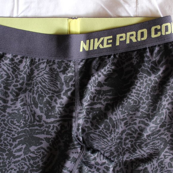 Gray/Black Compression Fit Capri Leggings ~S~ - Picture 3 of 7